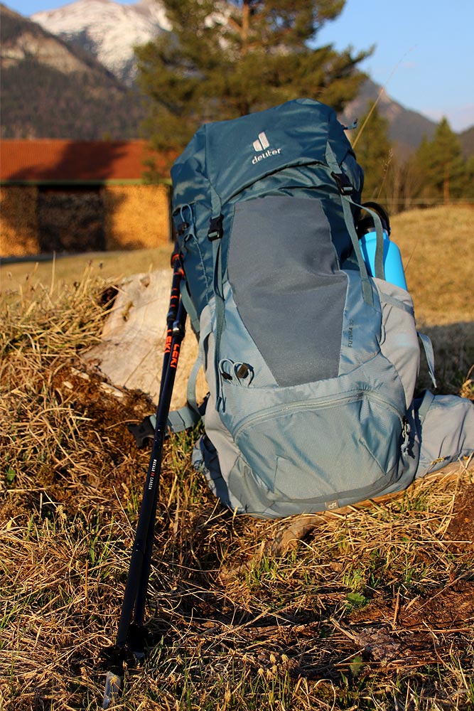Deuter Rucksack mit Stöcke